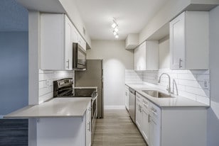 Building Photo - The Mod Apartments