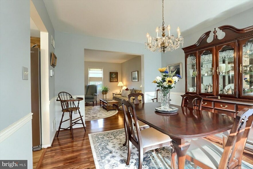 Building Photo - 19 Sycamore Dr