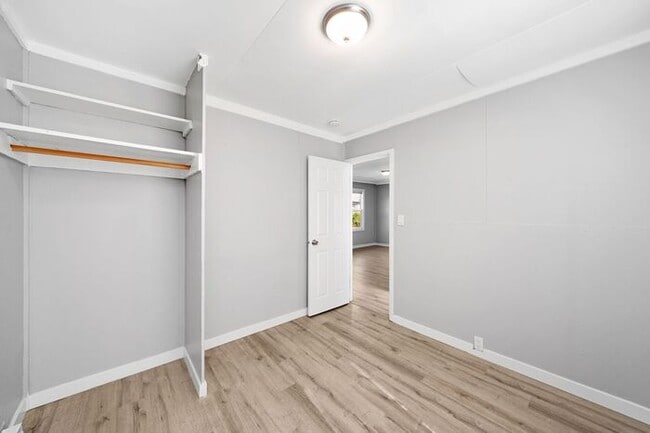 Building Photo - 1 bedroom unit available soon!