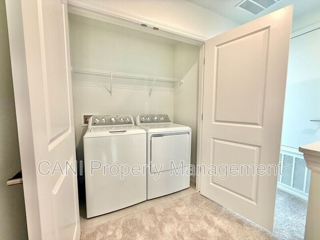 Building Photo - 212 Riverfront Wy