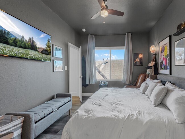 Building Photo - 2222 Wavell St