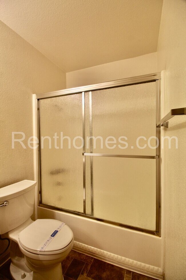 Building Photo - 1553 Palomar Dr