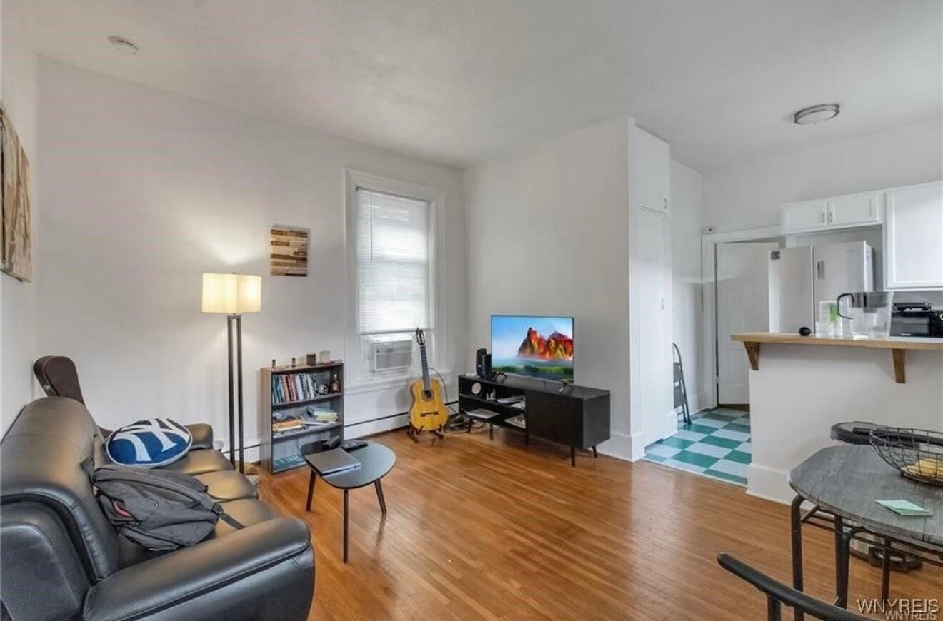 Living room - 153 Allen St