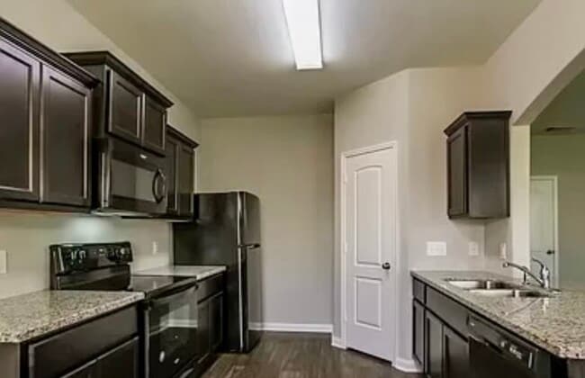 Building Photo - 2011 Sweet Lilac Dr