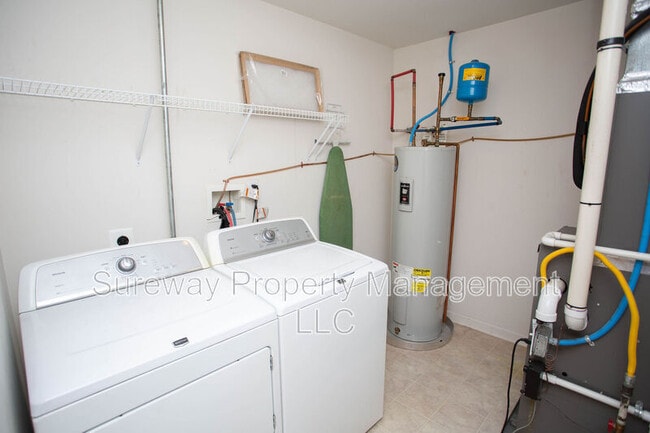 Building Photo - 15 Fawn Ct