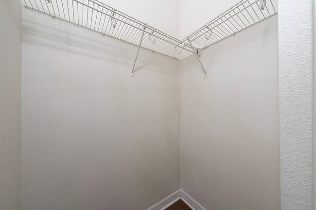 Building Photo - 2 Bedroom /2.5 bathrooms Town House. Just few minutes from Medical City.