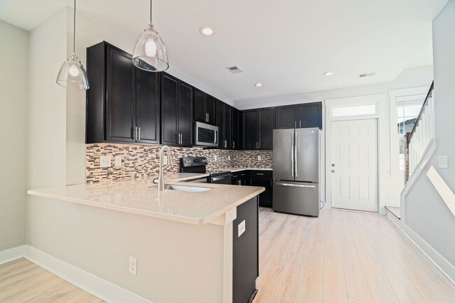 Building Photo - Peaceful Park Circle Retreat