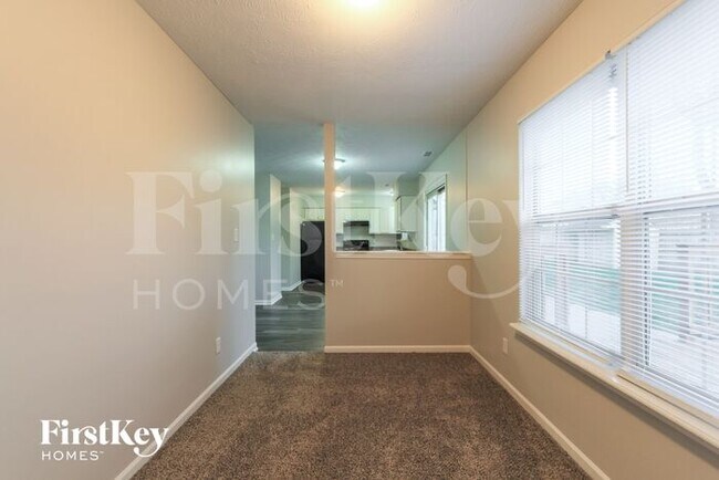 Building Photo - 1547 Doe Ln