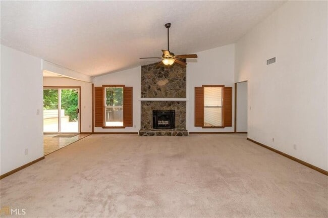 Building Photo - 330 Broken Lance Pl