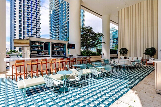 Building Photo - 801 S Miami Ave