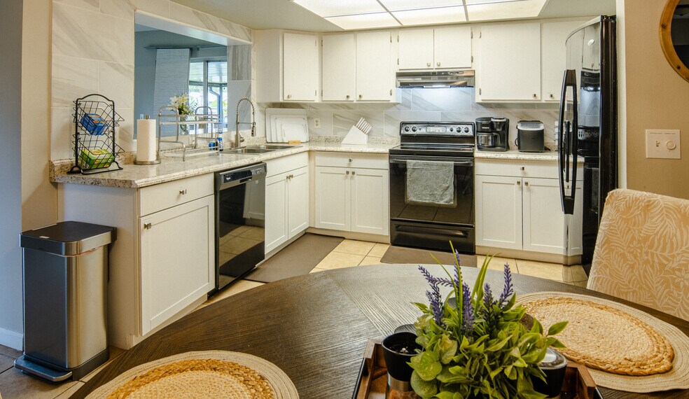 Building Photo - 888 Florida Pky