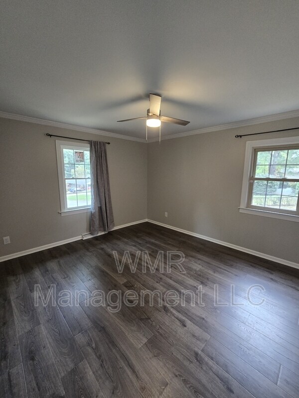 Building Photo - 420 Downey Pl
