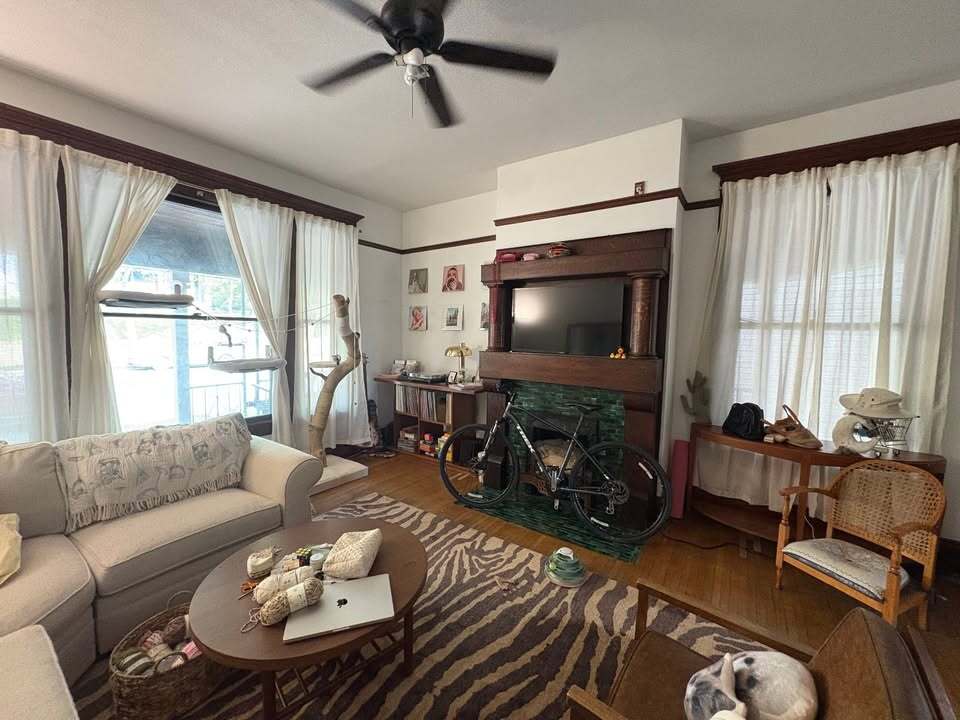 Building Photo - 520 N 7th St