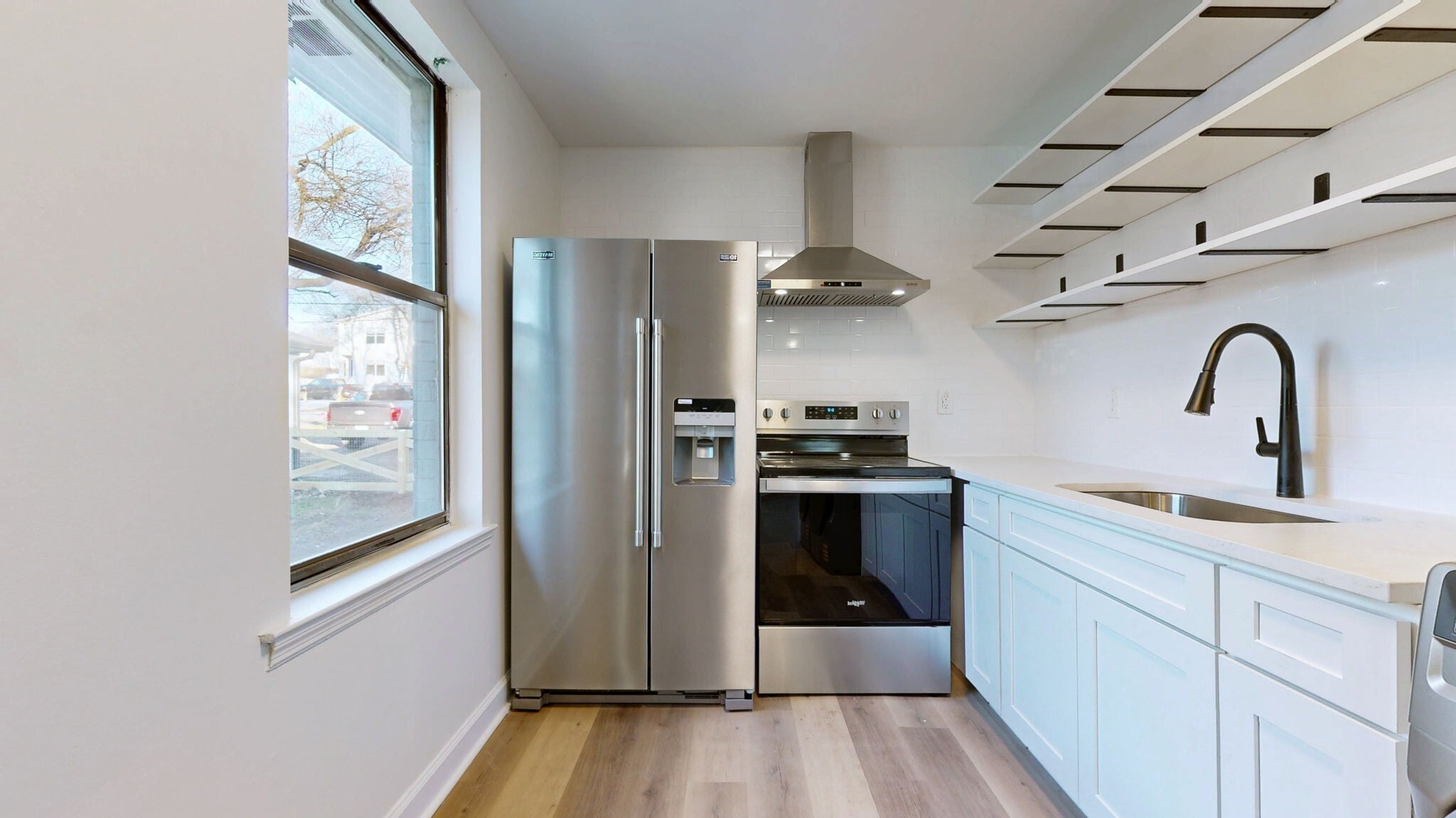 Kitchen - 206 Prince Ave