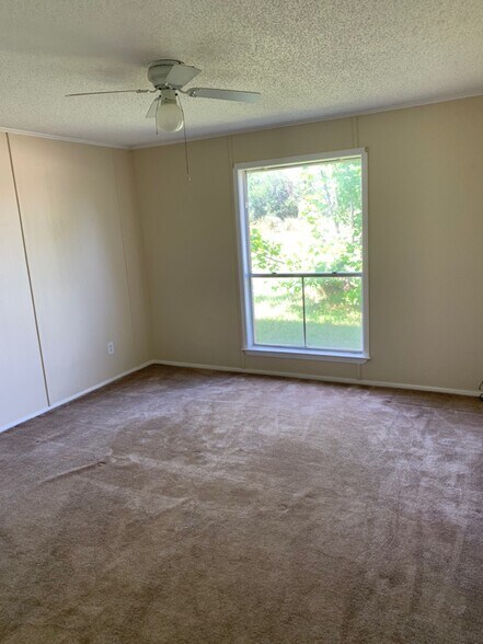 Building Photo - 1710 Cedar Park