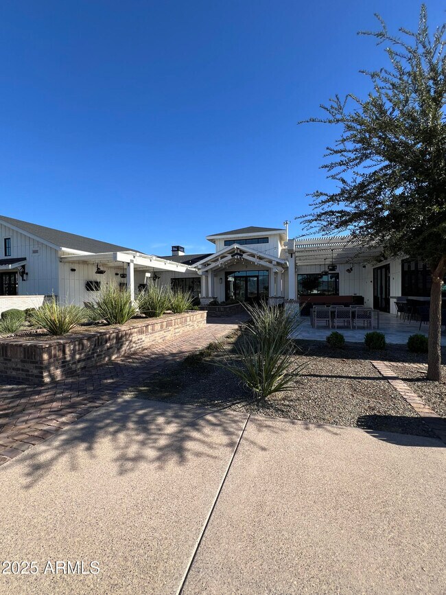 Building Photo - 11300 N Casa Dega Dr