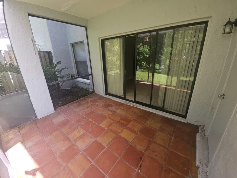 Building Photo - 4702 Capri Pl