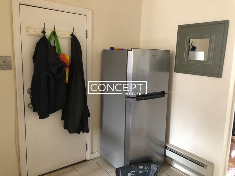 Building Photo - 37 Cooper St