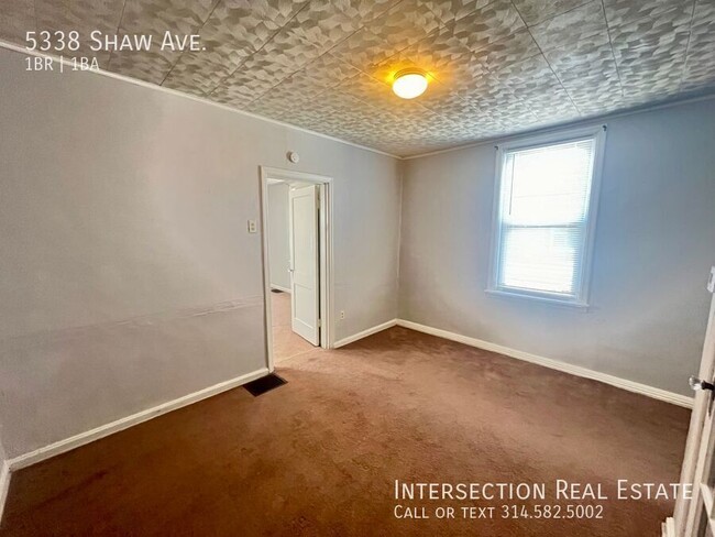 Building Photo - Spacious 1 Bedroom on The Hill, Easy Walki...