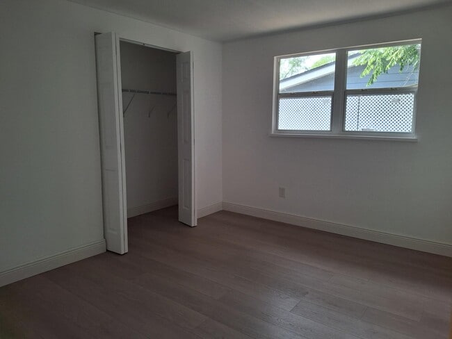 Building Photo - 103 Catalina Cir