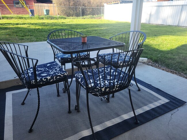 Building Photo - 505 W Spokane Ave