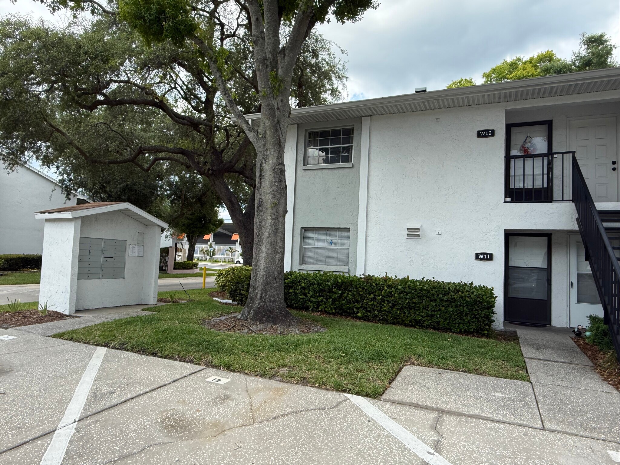 Building Photo - 3802 N Oak Dr