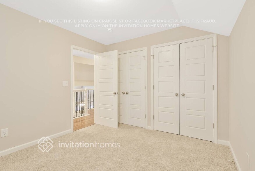 Building Photo - 2621 Windridge Dr