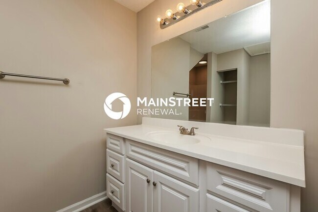 Building Photo - 3 Bedroom Pet-Friendly Home in Gallatin, TN with Main Street Renewal