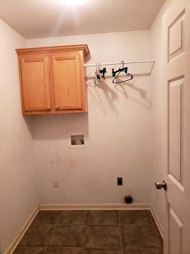 Building Photo - 9866 Asheville Dr