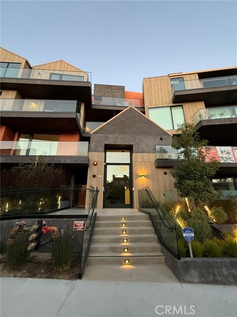 Building Photo - 1618 Hilts Ave