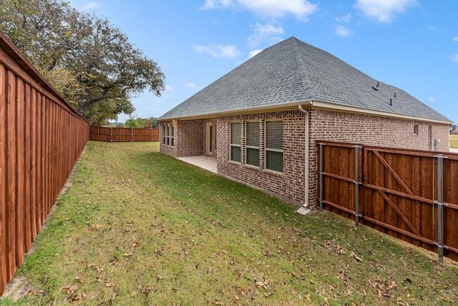 Building Photo - 1300 Highland Park Cir