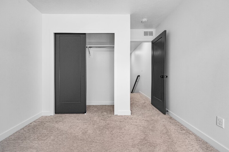 Building Photo - 487 W 620 N