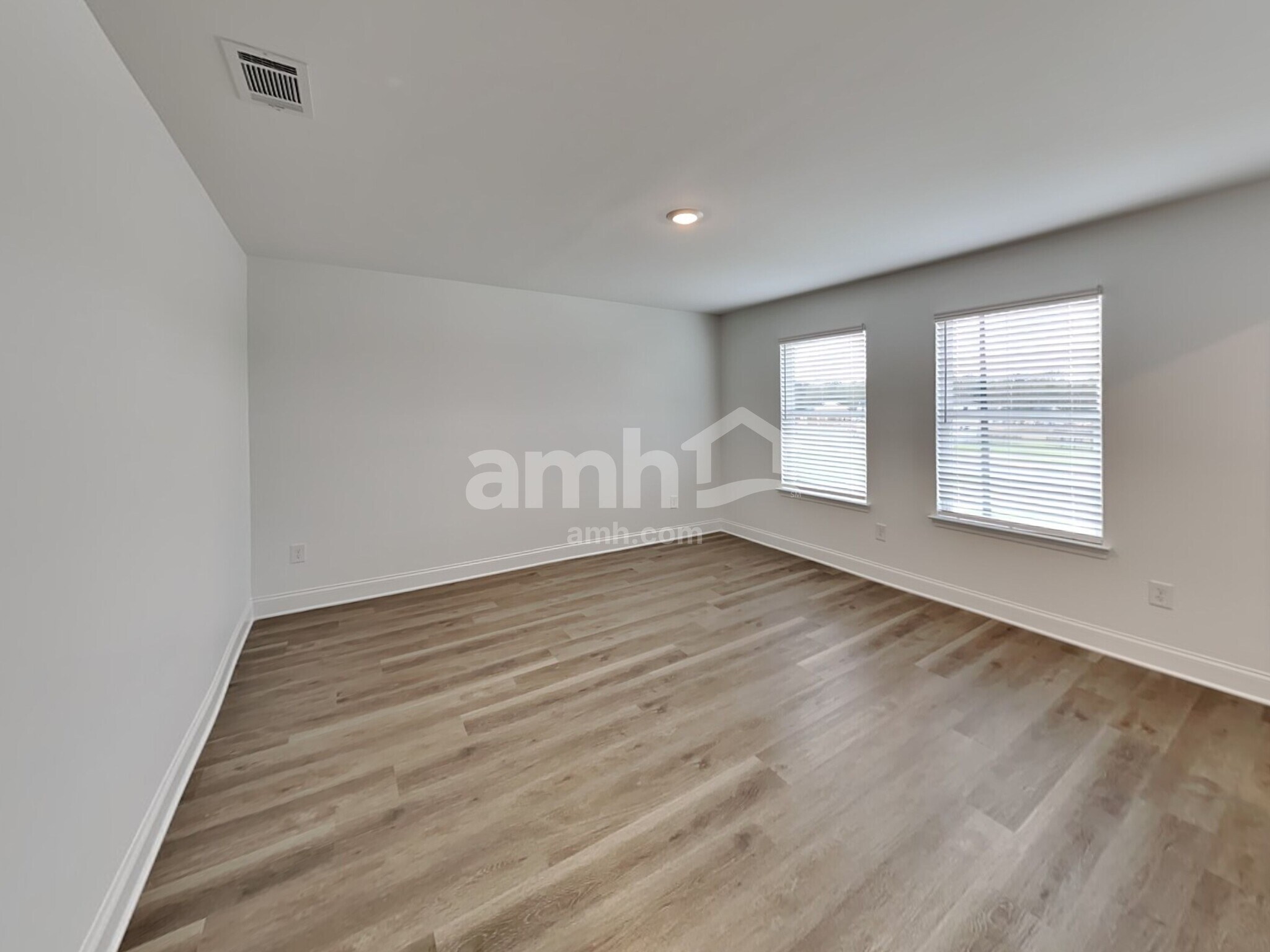 Building Photo - 50 Pointe Dr