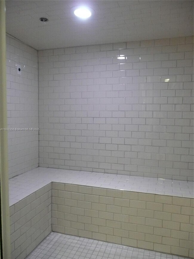 Building Photo - 6917 Collins Ave