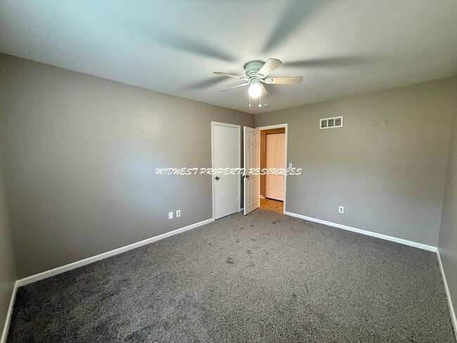 Building Photo - 2 Bedroom Duplex