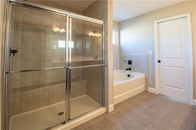 Building Photo - 7950 Welch Mill