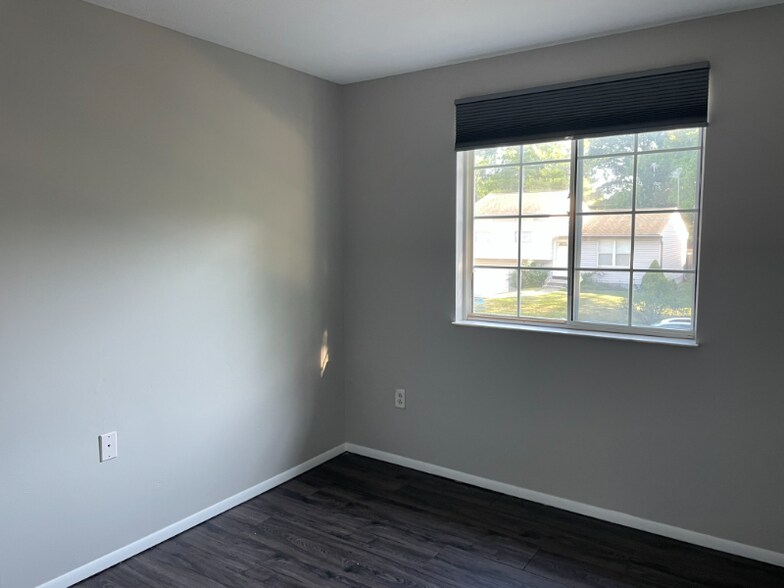 Building Photo - 3845 Farm Brook Ln