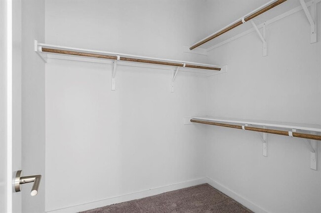 Building Photo - 6800 Menchaca Rd