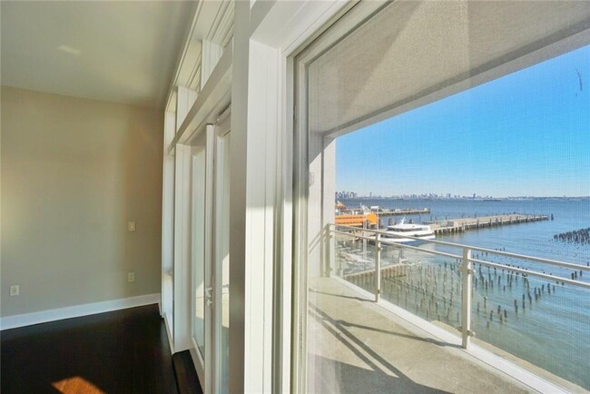 Building Photo - 90 Bay Street Landing