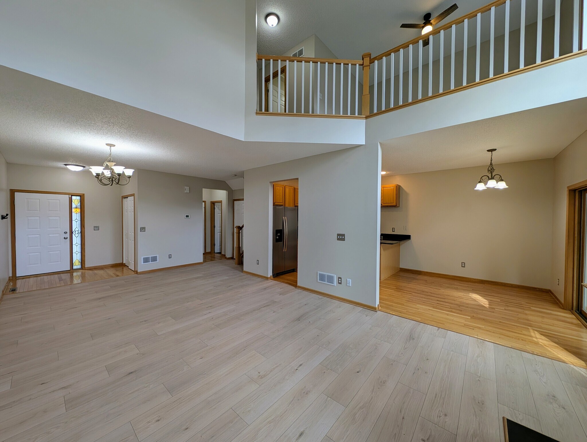 Building Photo - 594 Sutherland Dr