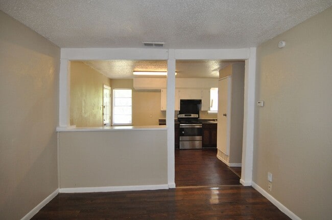 Building Photo - Charming 3-Bedroom Home in Mesquite – Conv...