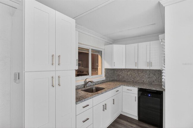 Building Photo - 6660 Cape Hatteras Way NE