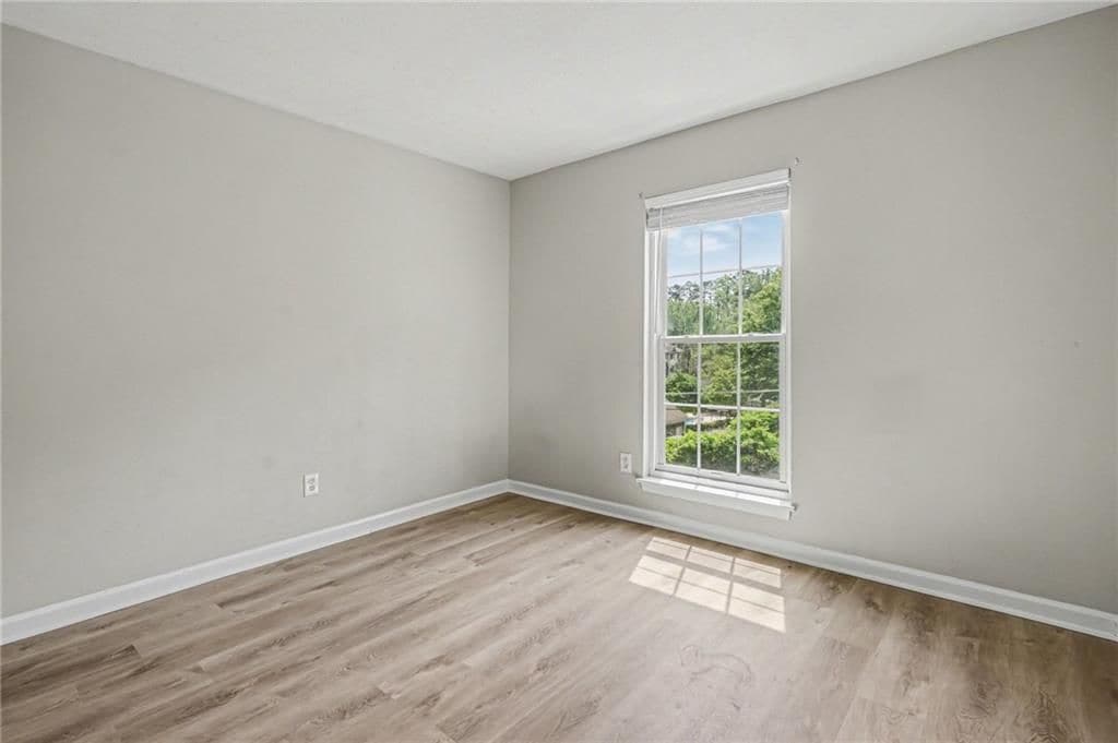 Building Photo - 2805 Northeast Expy