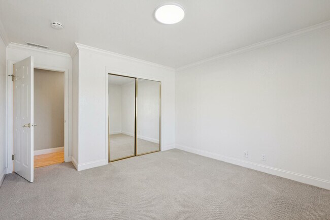 Building Photo - 114 San Marino Dr