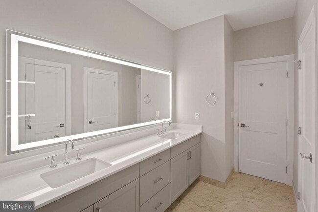 Building Photo - 203 Montgomery St