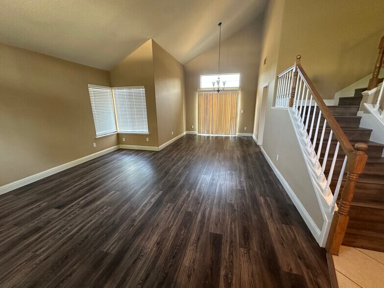 Building Photo - 1570 Deer Run Ln