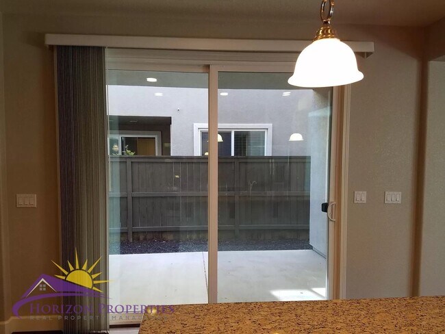 Building Photo - Spacious 5 Bed 4 Bath 3 Car Garage 2,980 Sq. Ft. Fiddyment Ranch Home in Roseville