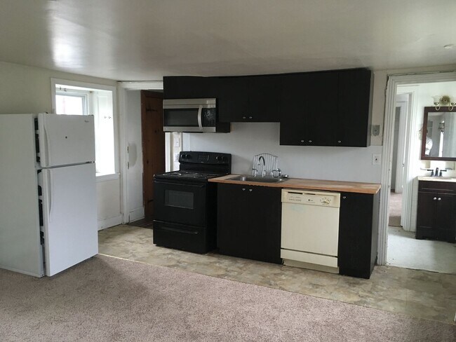 Primary Photo - Experience History in this Unique 1 Bed / ...