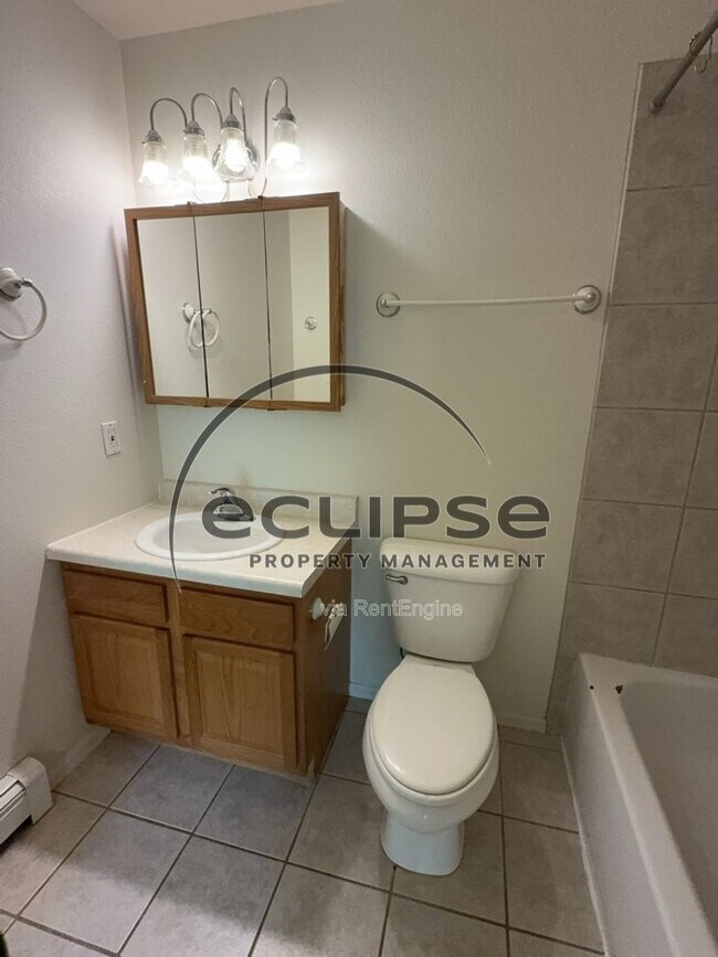 Building Photo - 497 Coronado Ct