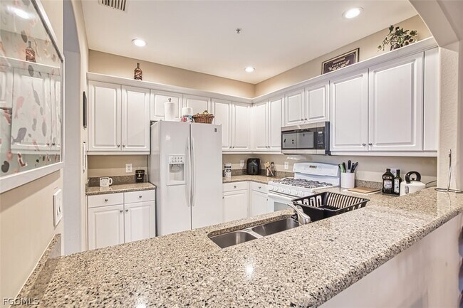 Building Photo - 3230 Cottonwood Bend